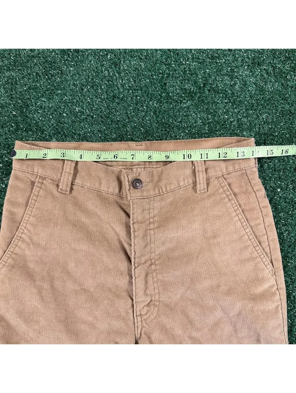 True Vintage 1970s Levi Tan corduroy pants with a relaxed fit size 30x34